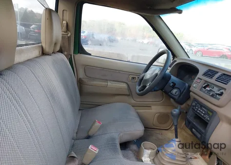 1998 Nissan Frontier Standard/Xe from USA, damaged, VIN 1N6DD21S0WC319842